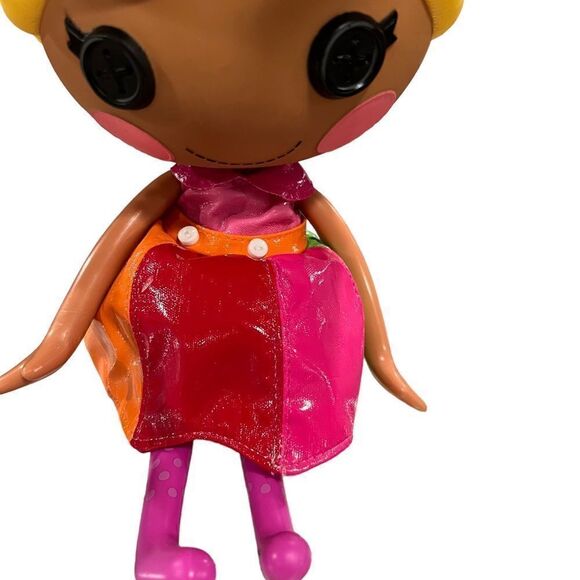 Lalaloopsy silly hair doll with bendable locks, movable arms, legs and barrettes - Picture 9 of 11